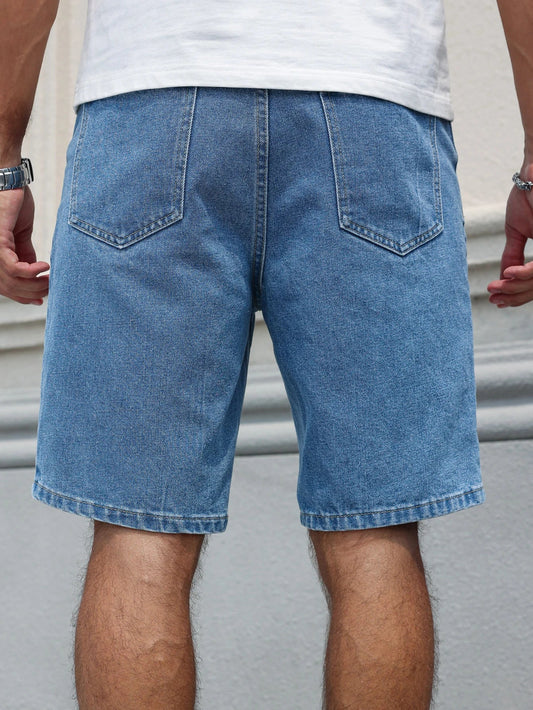 Men's Summer Denim Shorts. A Common Item in Summer. Simple in Style. Suitable for Casual Outings and Trips.