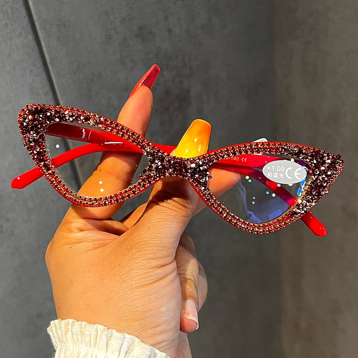 Luxury Sexy Small Cat Eye Reading Glasses Women 2025 Trendy Retro Spring Leg Presbyopia Glasses Ladies Fashion Optical Eyewear