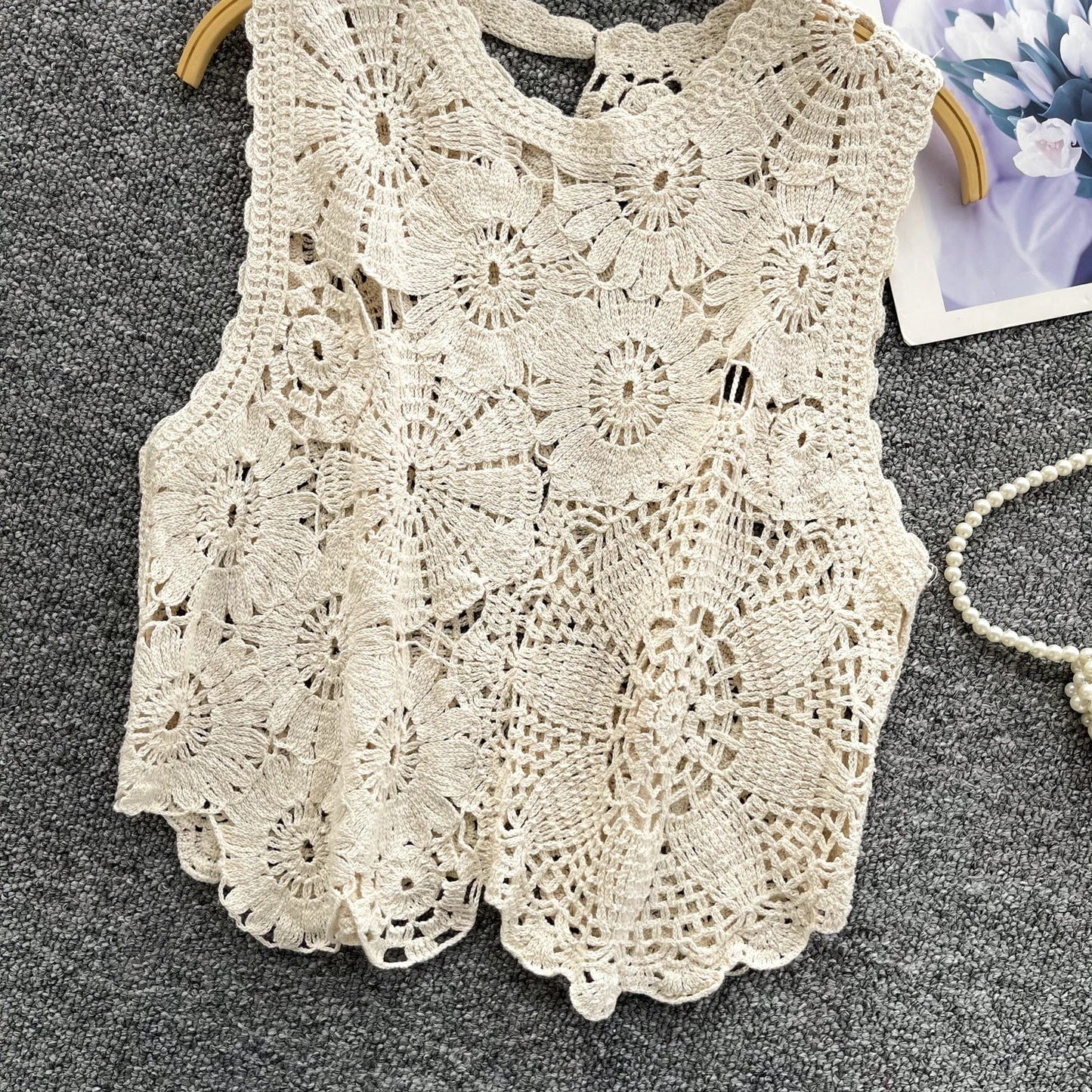Korean Basic Knitting Tank Tops Female Sleeveless Hook Flower Hollow Chic Design Summer Sweet Fashion Knitted Blouse