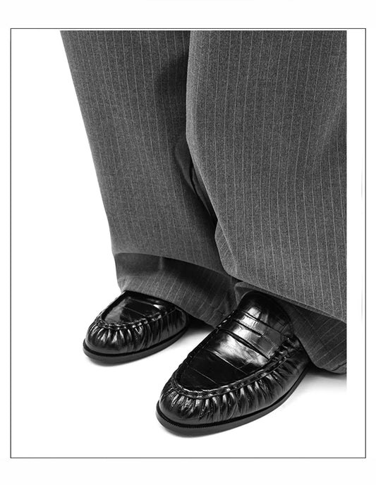 Pearlescent eel skin loafers for men with pleated flat bottoms slip on casual leather shoes for work and business