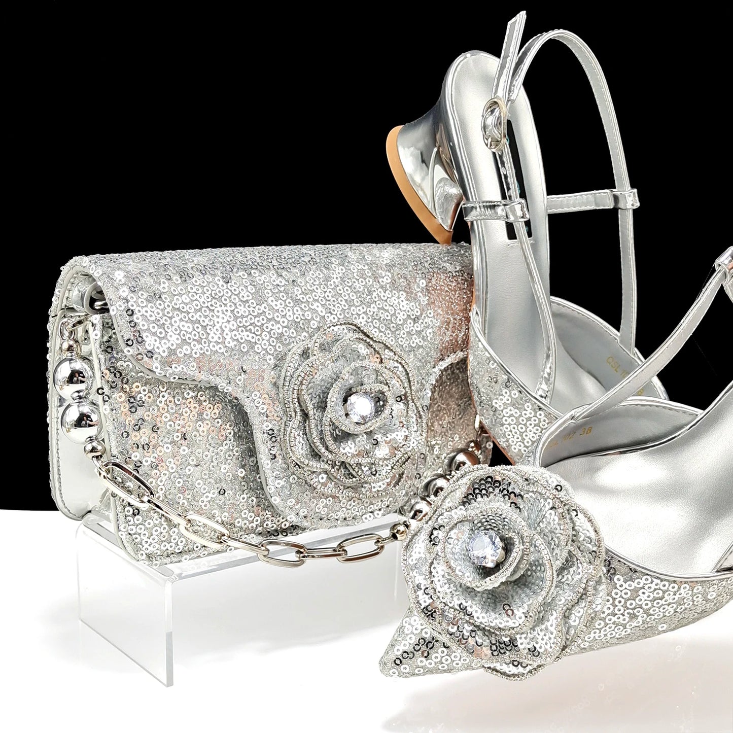 Shiny Gold Color Shoes and Bag Elegant Handbags and Medium Heel Shoes Beautiful Handmade Flowers For Wedding Party