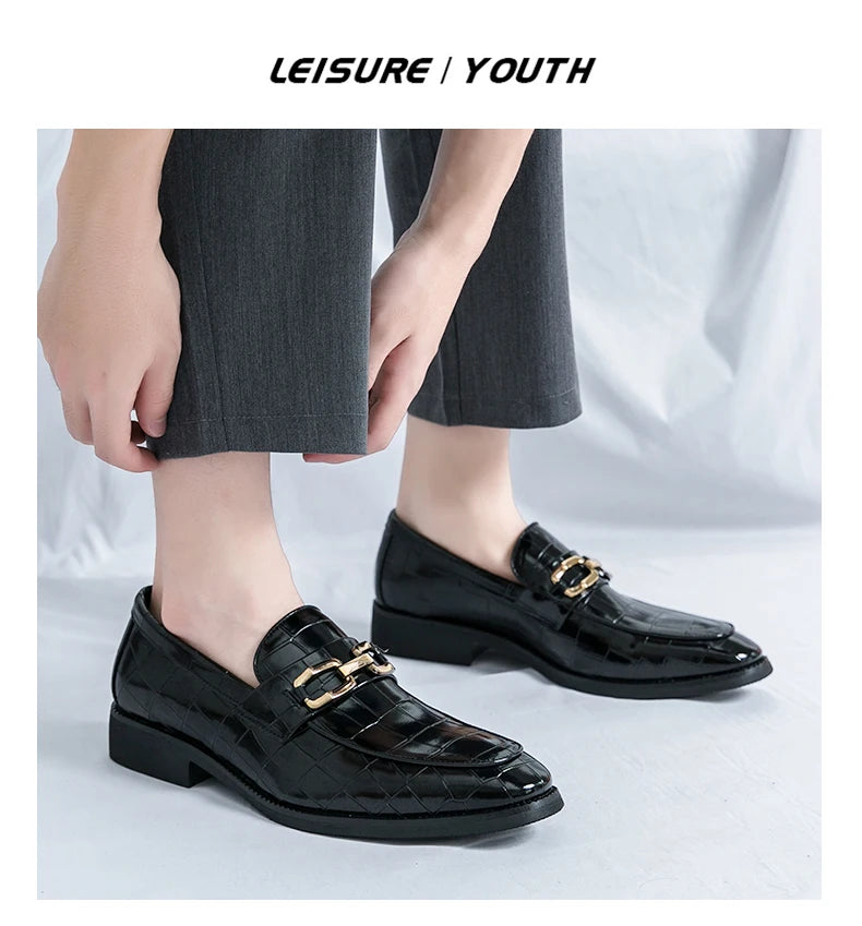 46 plus-size Metal Pressed Floral Loafers 2024 new merchant leather shoes men's casual pressed plaid leather pointy