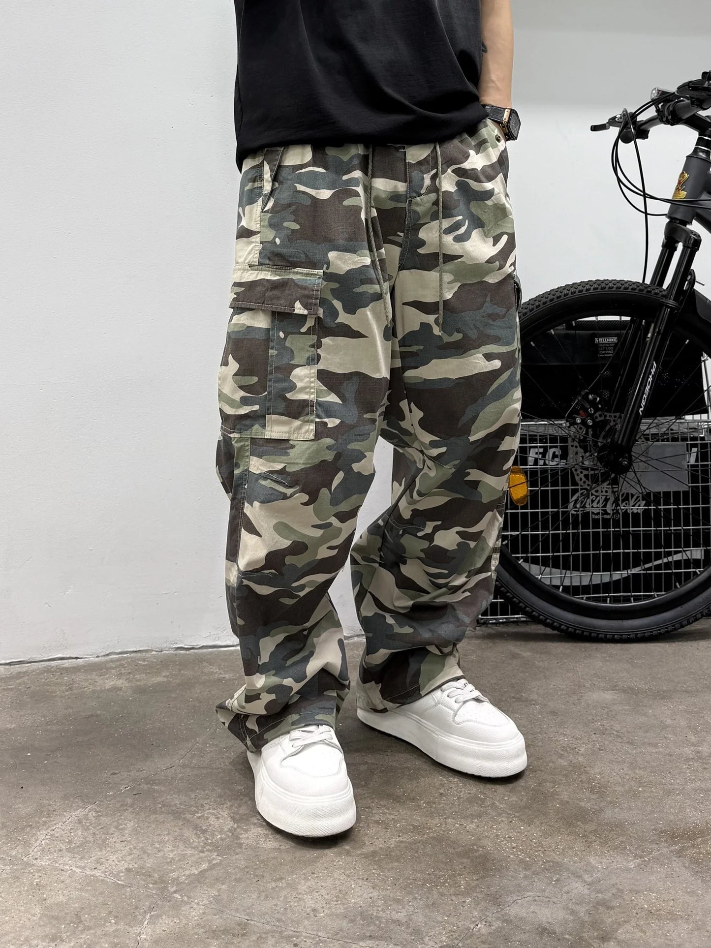 Vintage Camouflage Cargo Pants Men Tactical Multi Pocket Loose Fit Straight Leg Outdoor Casual High Quality Work Pants Trendy