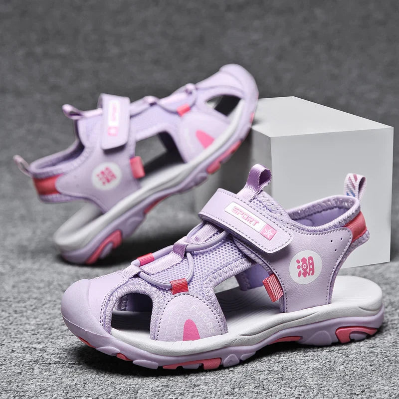 A pair of children's summer toe-covering sports sandals, wear-resistant outdoor beach shoes, size 28-39，MQ-9019