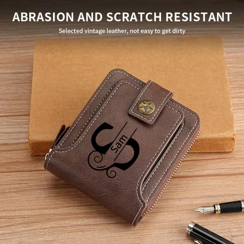 Portefeuille court en cuir PU personnalisé avec chaîne pour homme, portefeuille bifold marron élégant avec nom et texte gravés pour la Saint-Valentin et les anniversaires