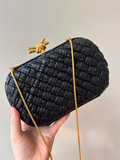 2025 fashion new ladies clutch bag high sense niche design woven bag elegant dinner clutch shoulder slung chain fashion high qua