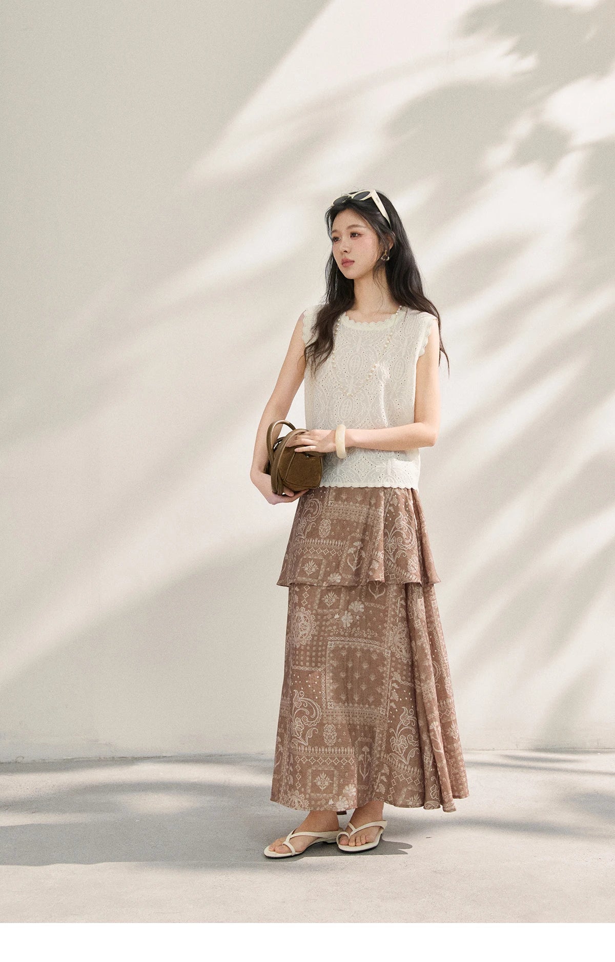 Elegant Sleeveless Lace Knit Tank Top for Women 2026 Summer New Scalloped Edge Hollow Out  Loose Casual Blouse MXF21Z3093