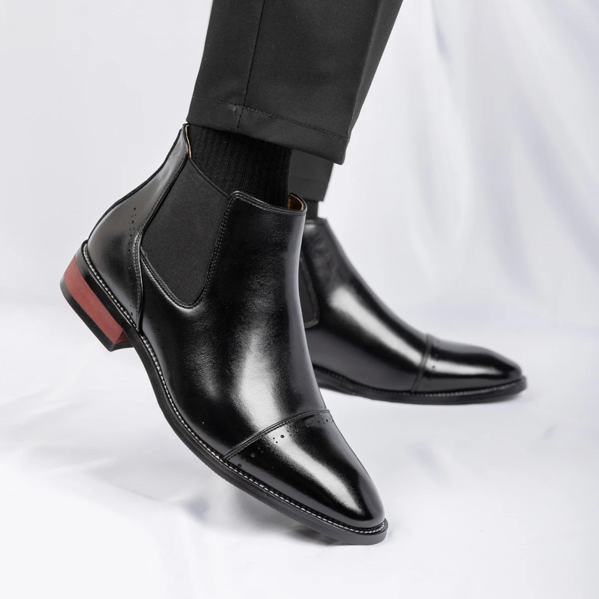 2025 Retro Men's Solid Color Pointed Business Ankle Boot  Comfortable Wedding  Party Shoe Breathable  And  Anti-Slip Ankle Boots