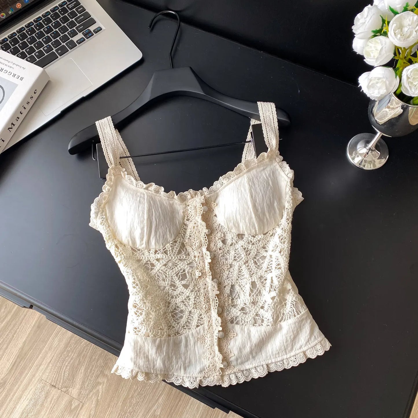 Lace Embroidery Vacation Camisole Summer 2026 Women Ins Sensual Gentle Versatile Top French Hollow Out Casual Tank Top