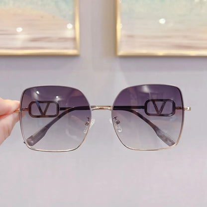 2025 New Fashion Metal Square Polarized Sun Glasses Women Luxury Diamond UV400 Sunglasses Ladies Oversized Eyewears Gafas De Sol