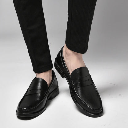 New Luxury Slip on Dress Shoes Men Italian Comfortable Loafer for Men Outdoor Mens Slip on Flats Classic Men Shoes for Wedding