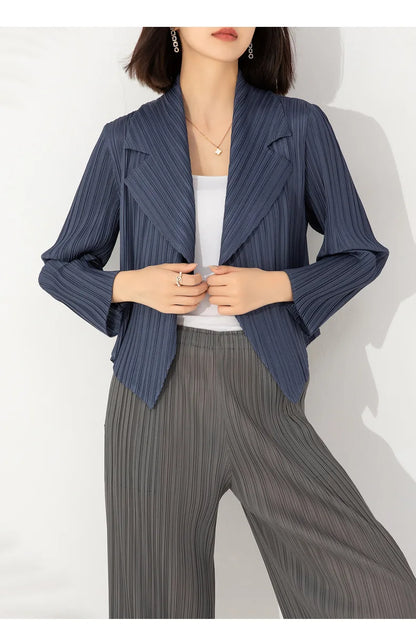 Miyake Pleated Coat Women's Early Autumn New Style 2023 Fashionable Versatile Suit Collar One Button Temperament Short Suit Top