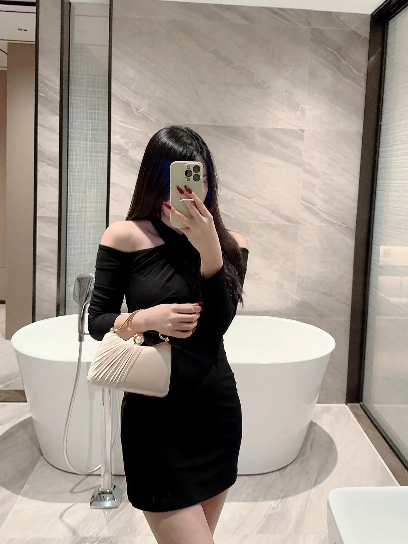 A fashion casual Satin Pleated Design Evening Bag Shiny Rhinestone Decor Prom Bag Romantic Wedding Bag Party Bag Evening Bag Dress Bag Bridal Bag Chain Bag Cocktail Handbag