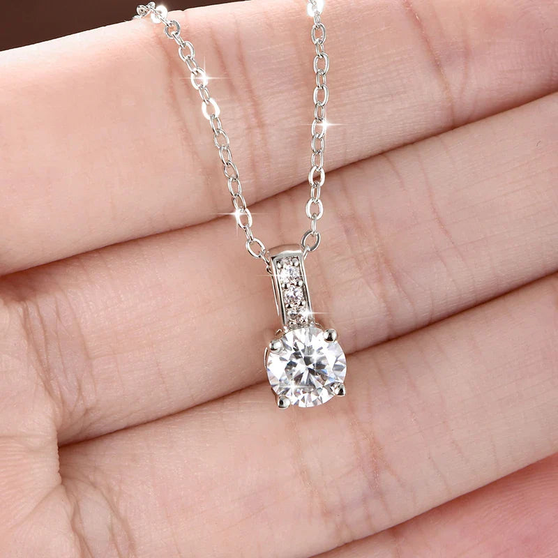 Dazzling 6.5MM 1.0CT Moissanite Pendant Necklace 14K Gold Filled Chain Necklace for Women Exquisite Wedding Jewelry Gift