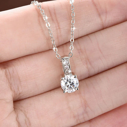 Dazzling 6.5MM 1.0CT Moissanite Pendant Necklace 14K Gold Filled Chain Necklace for Women Exquisite Wedding Jewelry Gift