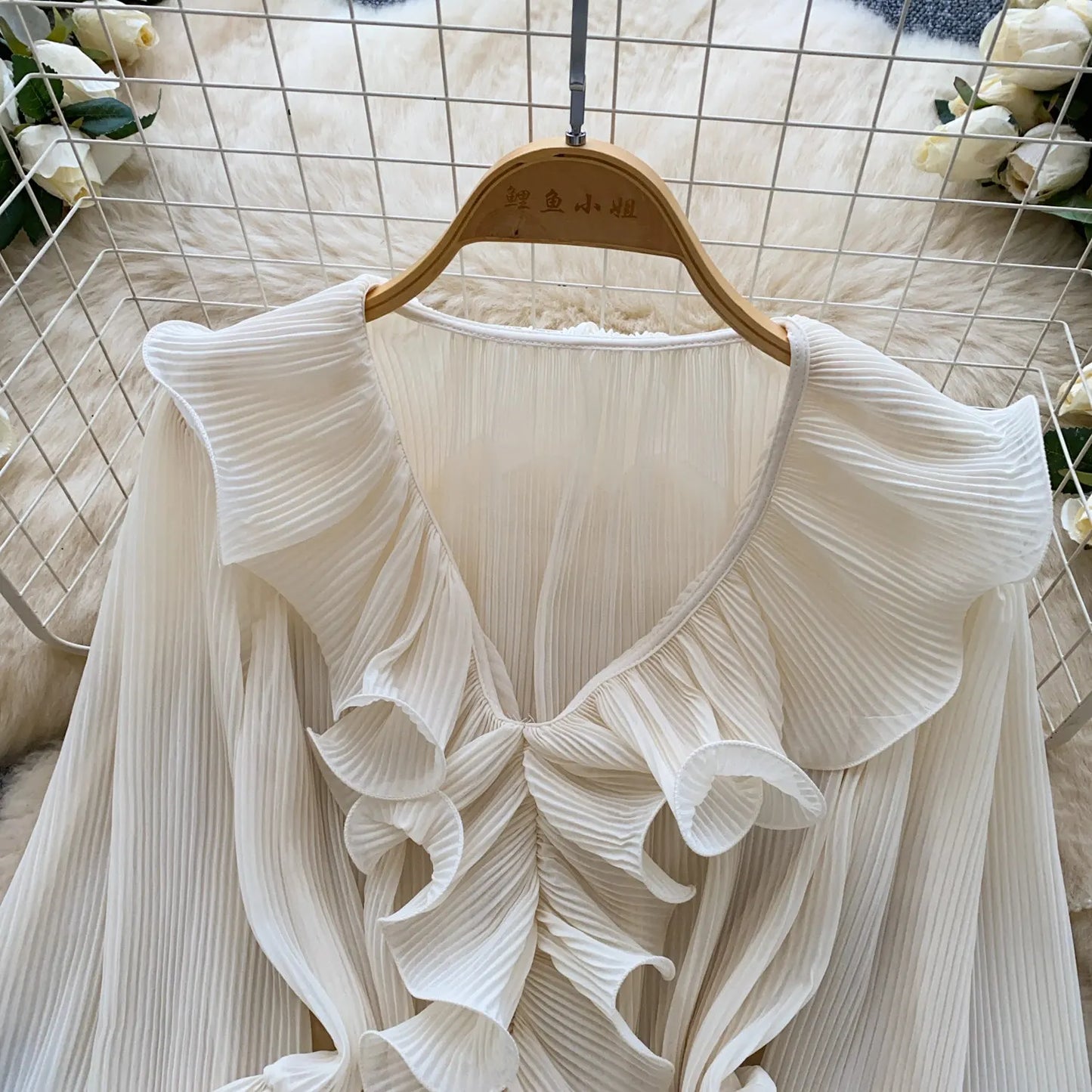 Ruffles Pleated Romantic Tops Thin Spring Summer V Neck French Elegant Blouse Fairycore Flowy Office Lady Luxury Shirt