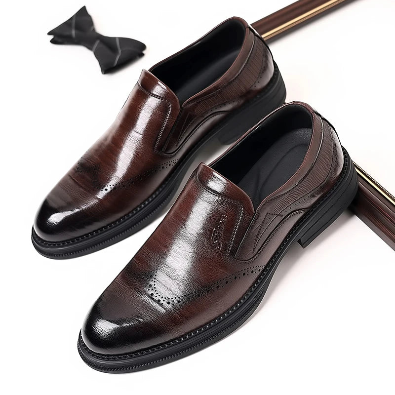 British Style Brand Men's Dress Shoes Fashion Patent Leather Men Business Flat Shoes Breathable Men Formal Office Working Shoes