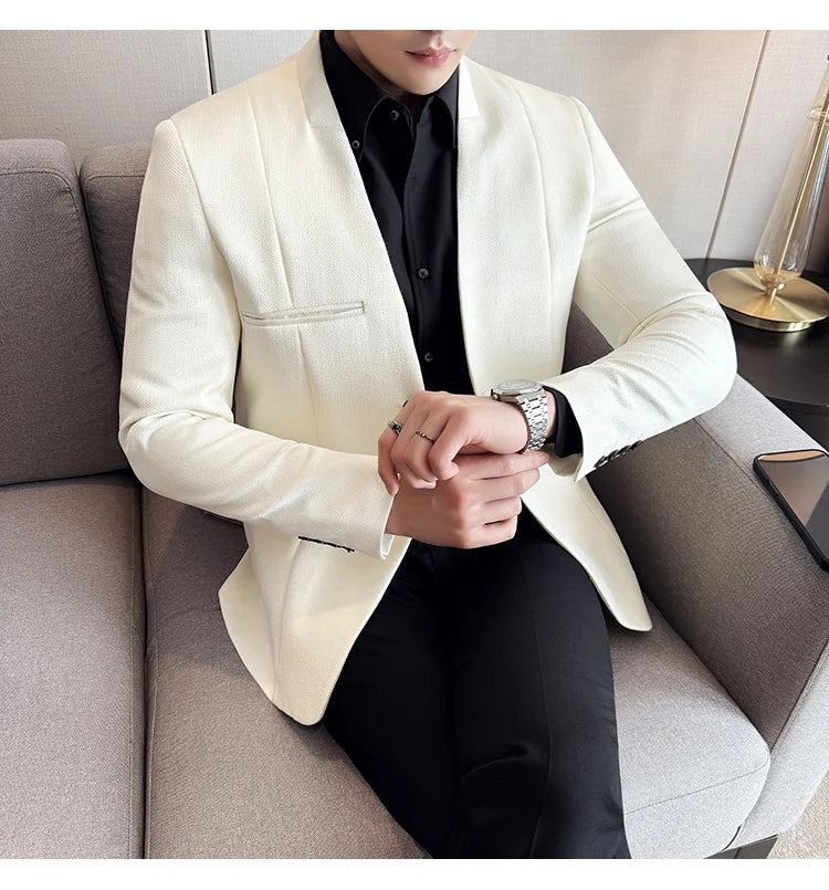 The new Chinese-style collarless suit is fashionable, handsome and versatile. It is a solid-color Korean-style fitted and fashio