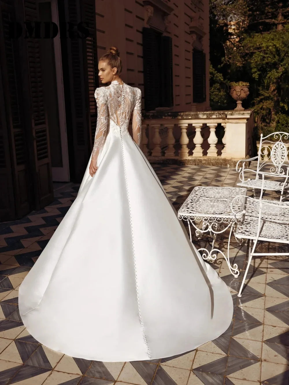 Elegant Long-Sleeved Wedding Dresses Charming Appliqué Bridal Gowns Formal Lace Floor-Length Wedding Gowns Vestidos De Novia