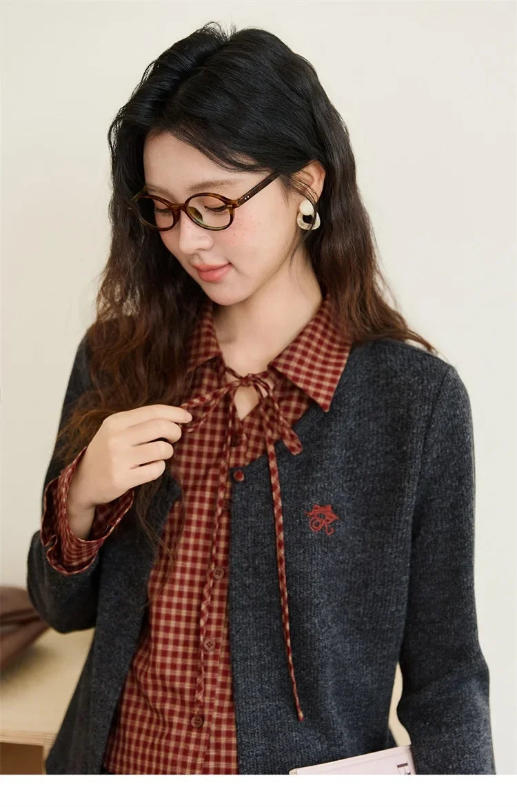Women's Fake Two Knitted Sweaters 2025 Autumn Plaid Splicing Embroidered Tops Retro Lapel Flare Sleeve Tops MXE45Z1401