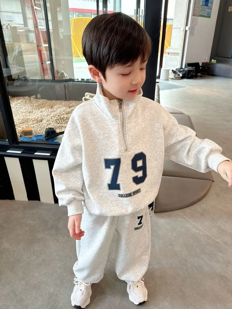 Boy White Grey Stand Collar Letter Sets Loose Casual Cotton Sports Suit Spring Autumn Children's Fashion Tops+Pants 2pcs 1-5 Yrs