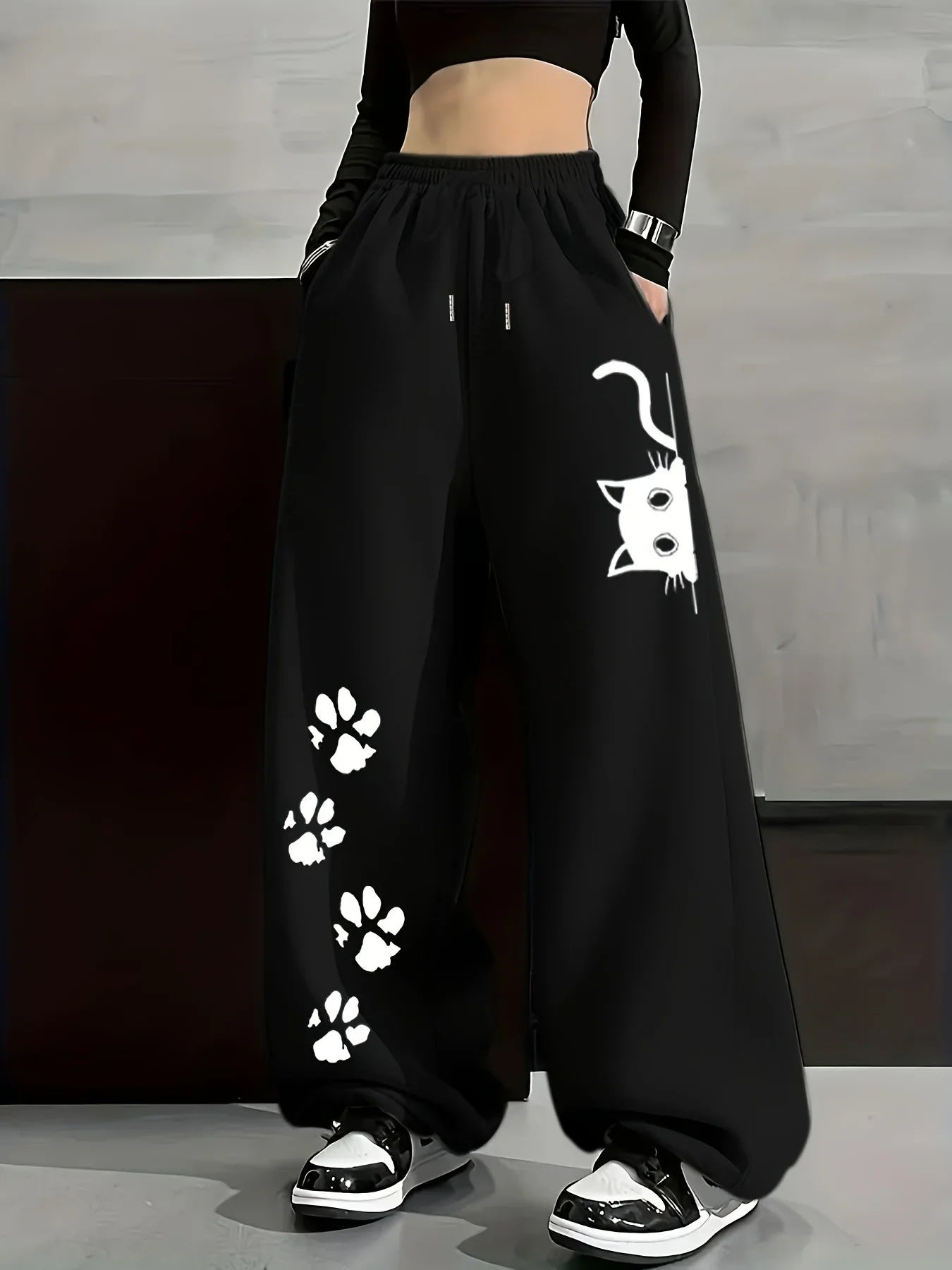 Women's Plus-size Street Style Casual Sweatpants with Cat Paw Print Autumn and Winter Fleece Loose Fit Streetwear Oversized