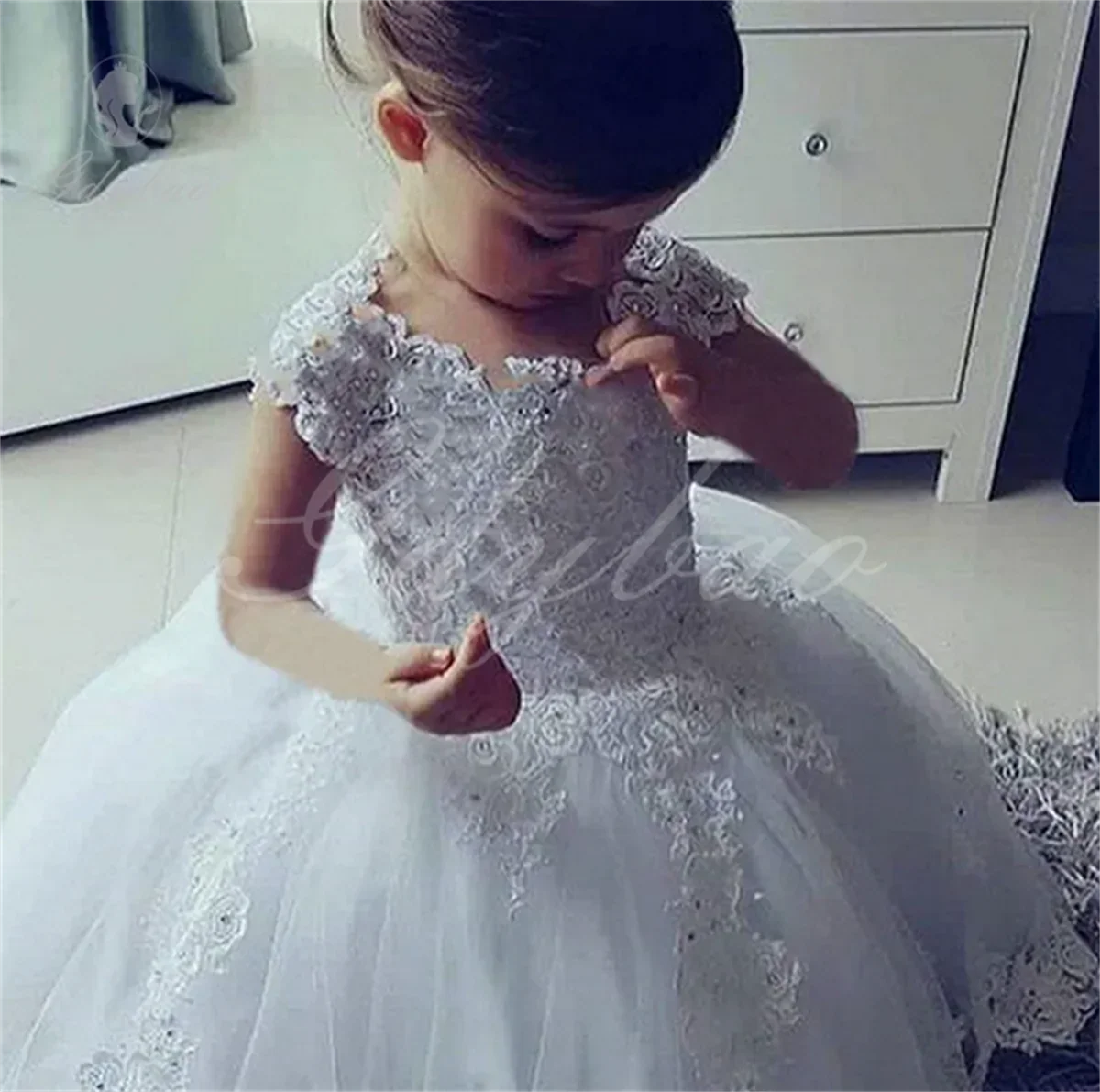 Long Sleeves Princess A Line Flower Girl Dresses for Wedding Sequins Beads Birthday Pageant Gowns Kids First Communion Dress