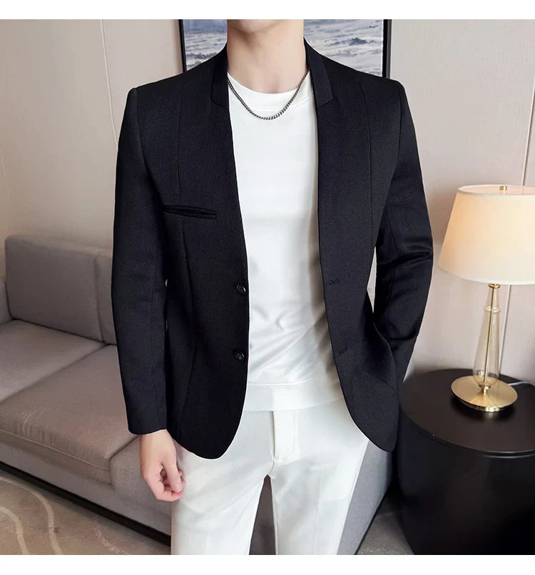 The new Chinese-style collarless suit is fashionable, handsome and versatile. It is a solid-color Korean-style fitted and fashio