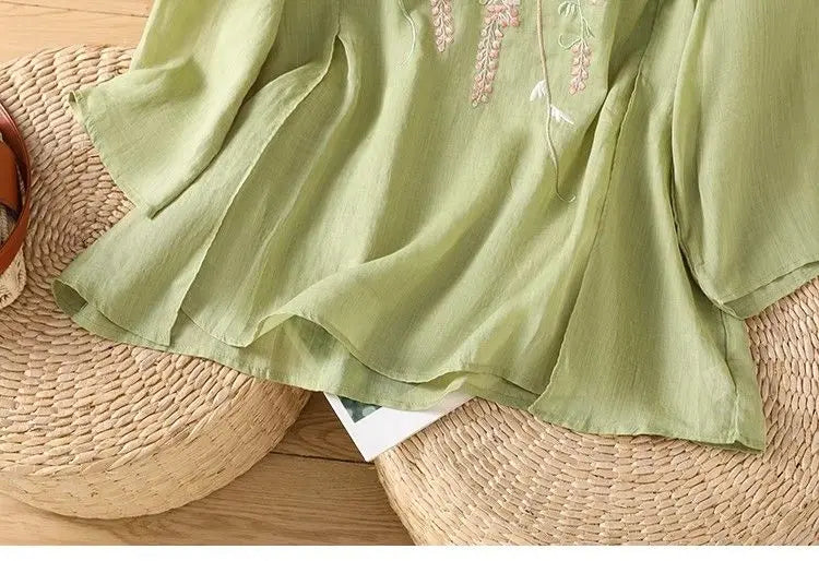 Retro Round Neck Cotton and Linen Embroidered Shirt for Women in Summer New Loose and Elegant Temperament Five-point Sleeve Top