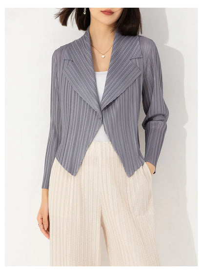 Miyake Pleated Coat Women's Early Autumn New Style 2023 Fashionable Versatile Suit Collar One Button Temperament Short Suit Top