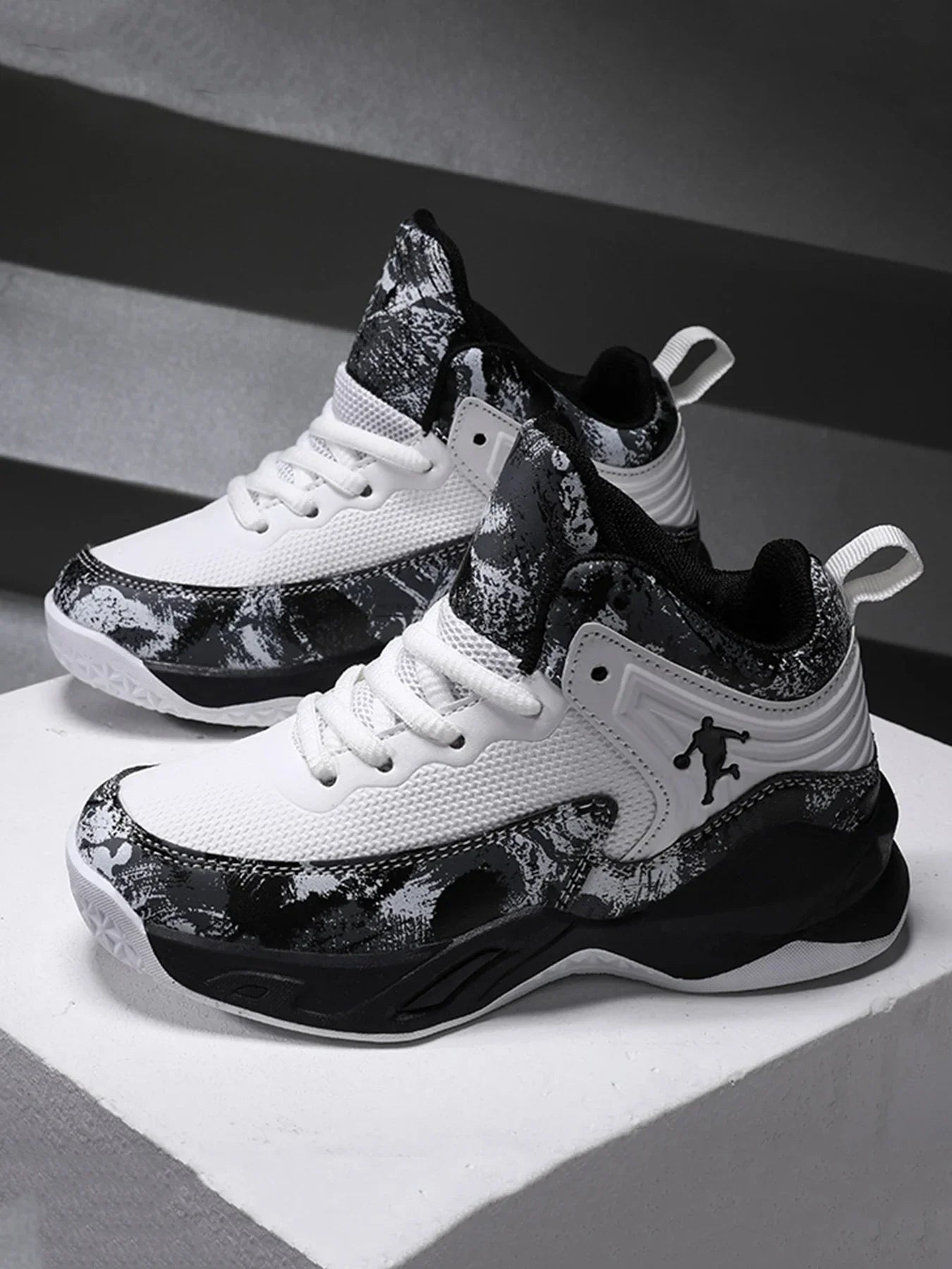 2025 New Boys Brand Basketball Shoes for Kids Sneakers Thick Sole Non-slip Children Sports Shoes Child Boy Basket Trainer Shoes