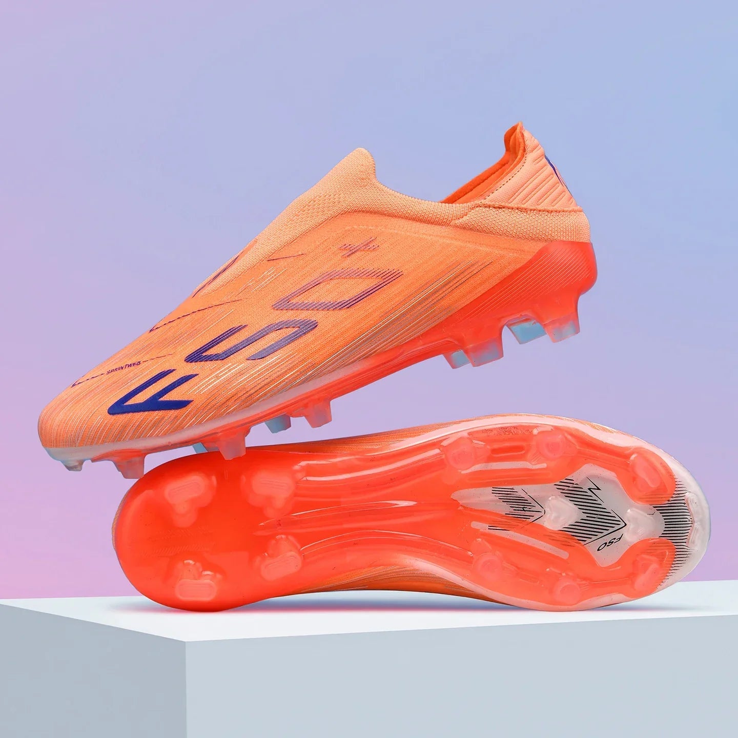 New Men Soccer Shoes Cleats Grass Futsal Comfortable Turf Football Boots Sports Ultralight FG/TF Non Slip Indoor Adult Sneakers