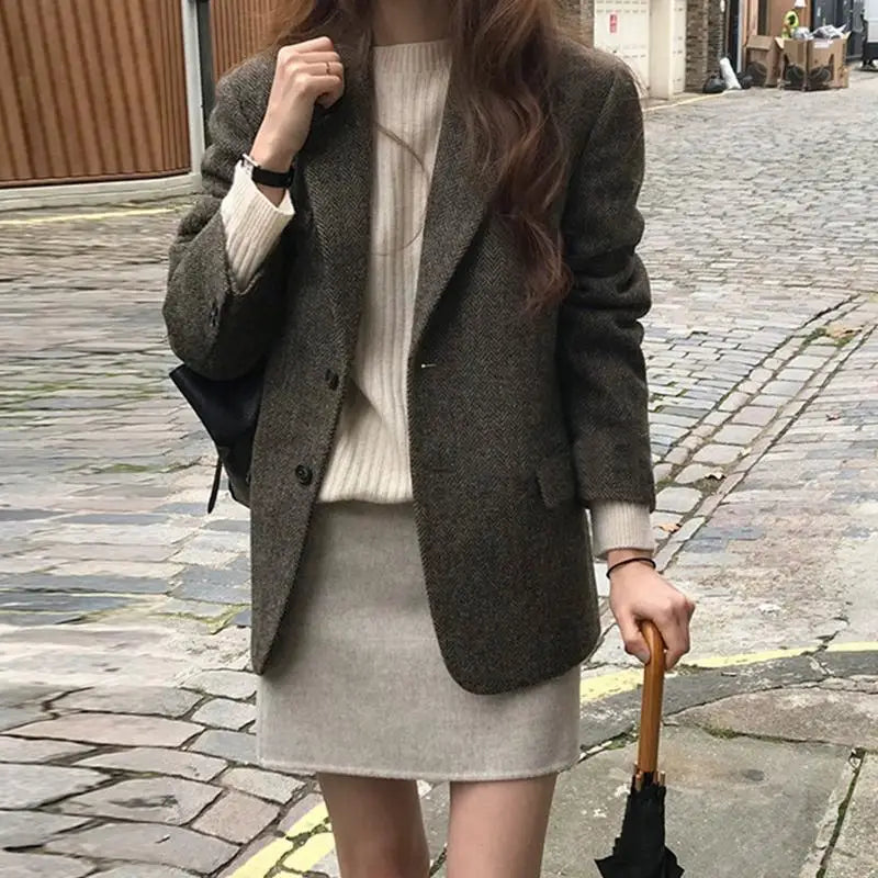 Korean Version Retro Women Long Sleeved Office Lady Short Blazer Coat 2025 Autumn Winter Single Breasted Vacation Tops Versatile