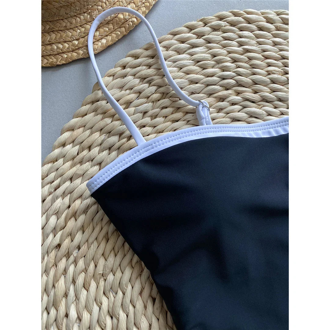 2025 New Sexy Splicing High Leg Cut Women Swimwear One Piece Swimsuit Female Monokini Padded Bather Bathing Suit Swim K5622