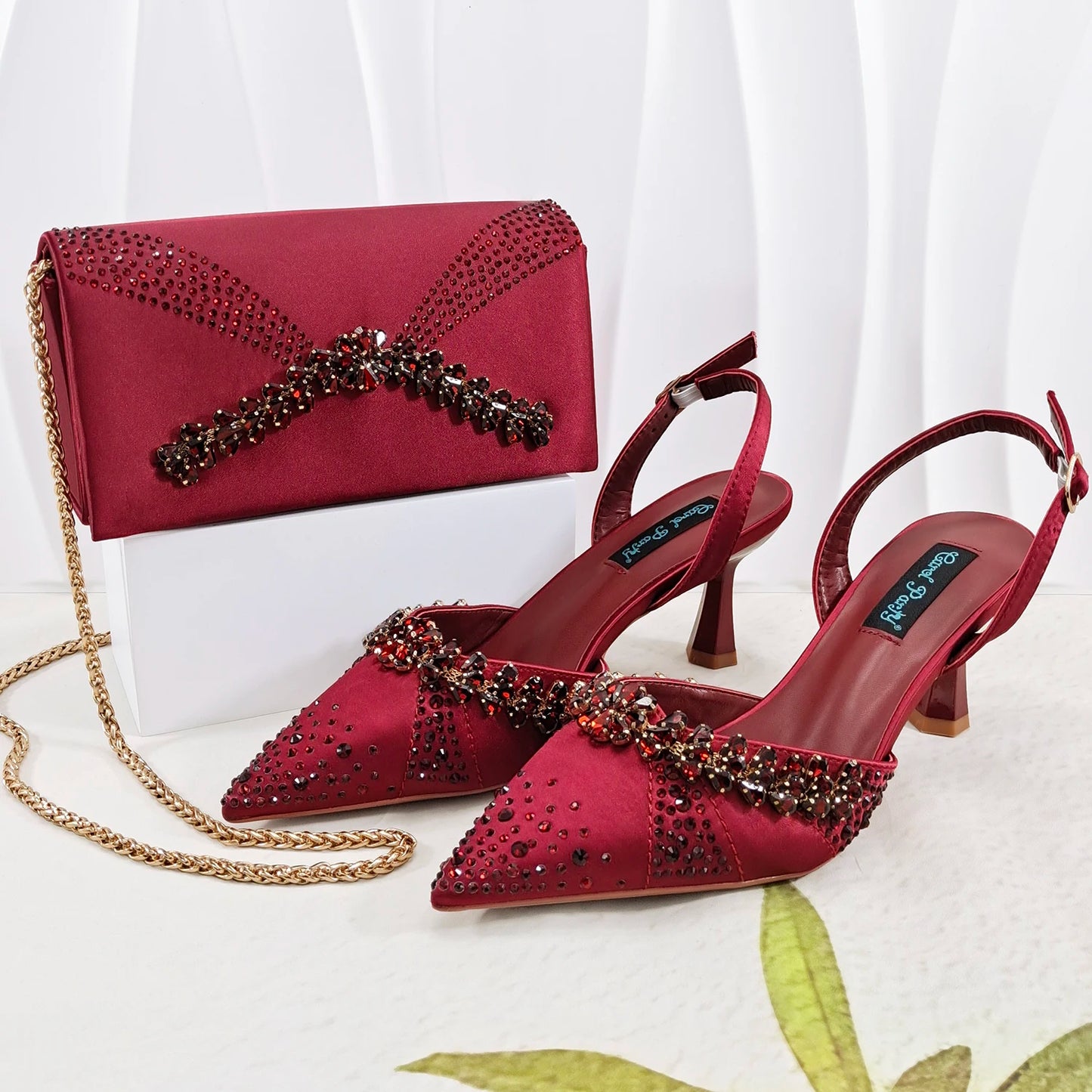 Slip-on High Heels and Matching Small Bag Nigeria Fashionable Party Pointed Shoes with Bag or A Pair of Work Shoes