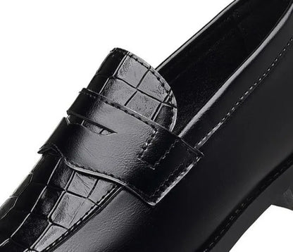 New Men's Leather Shoes Business Casual British Style Breathable Slip-on Loafers Pointed Toe Fashion Sneakers