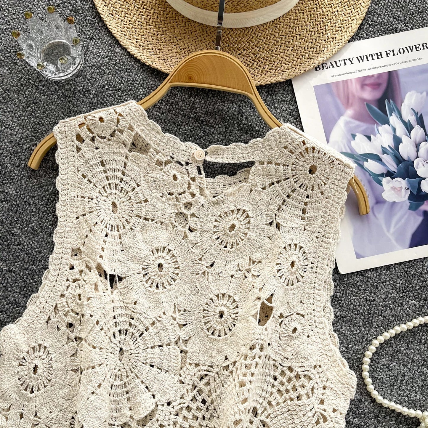 Korean Basic Knitting Tank Tops Female Sleeveless Hook Flower Hollow Chic Design Summer Sweet Fashion Knitted Blouse