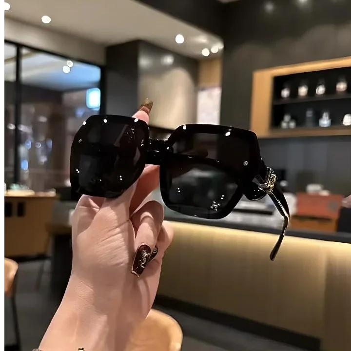 2025 New Fashion Vintage Sunglasses for Women Ladies UV400 Protection Sun Glasses Ladies Girls Sunglass Luxury Designer Eyewear