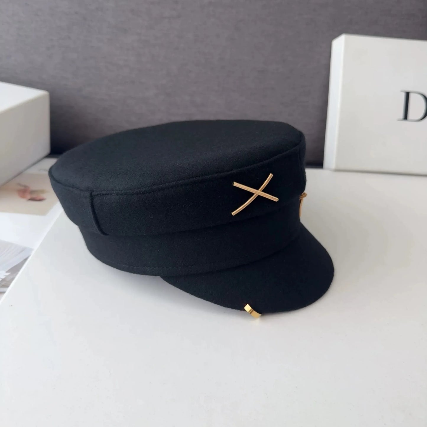 New  Women's Fashion Flat Cap British Retro Newsboy caps with Earrings Pierced Baker Boy Cap