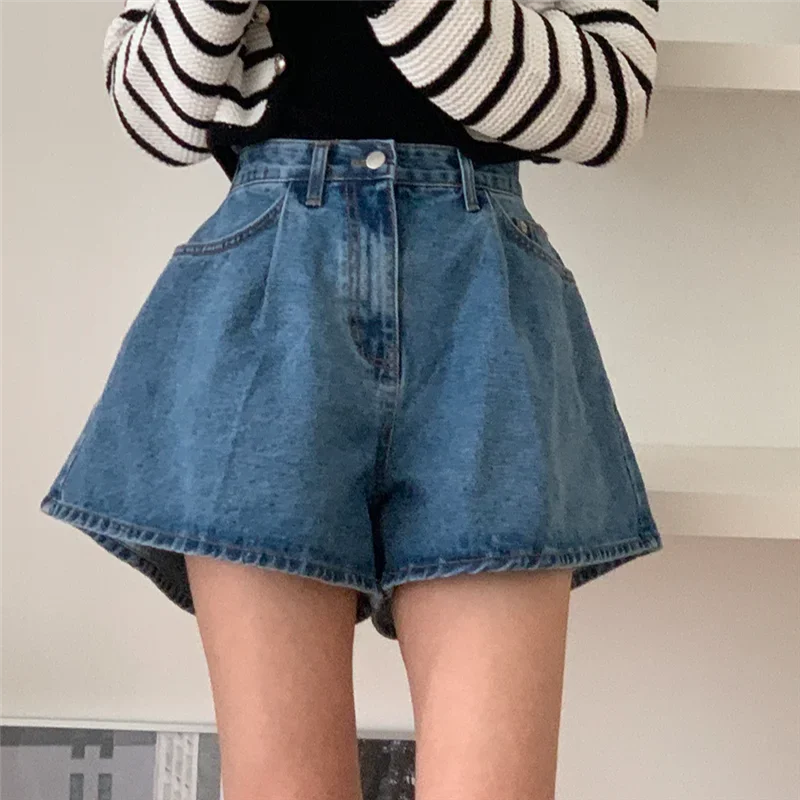 2024 New High Waist Washed Women's Denim Wide Leg Shorts Summer Buttons Casual Female Blue Jeans Trouses Pockets