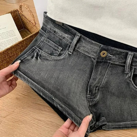 Women's Tassel Denim Shorts Streetwear Low Waist Mini Jeans Shorts 2000s Vintage Y2k Cowboy Short Pants Harajuku Clothes