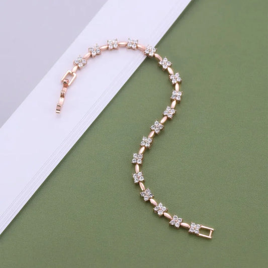 Bracelet Fleur Orné de Cristaux Swarovski de Qualité Supérieure, Laiton de Qualité avec Placage Or Rose 18 Carats, Cadeau de Mariage Nuptial