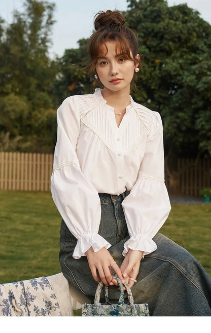 French Organ Pleated V-neck Shirt 2025 Autumn Petal Patchwork Ruffle Sleeve Solid Pearl Single Breasted Tops MXD13X1354
