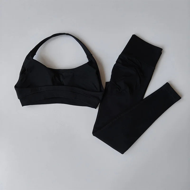 Women's Seamless Yoga Set - Halter Neck Sports Bra with Built-in Pads & Booty Lifting Leggings, Workout Outfit for Gym