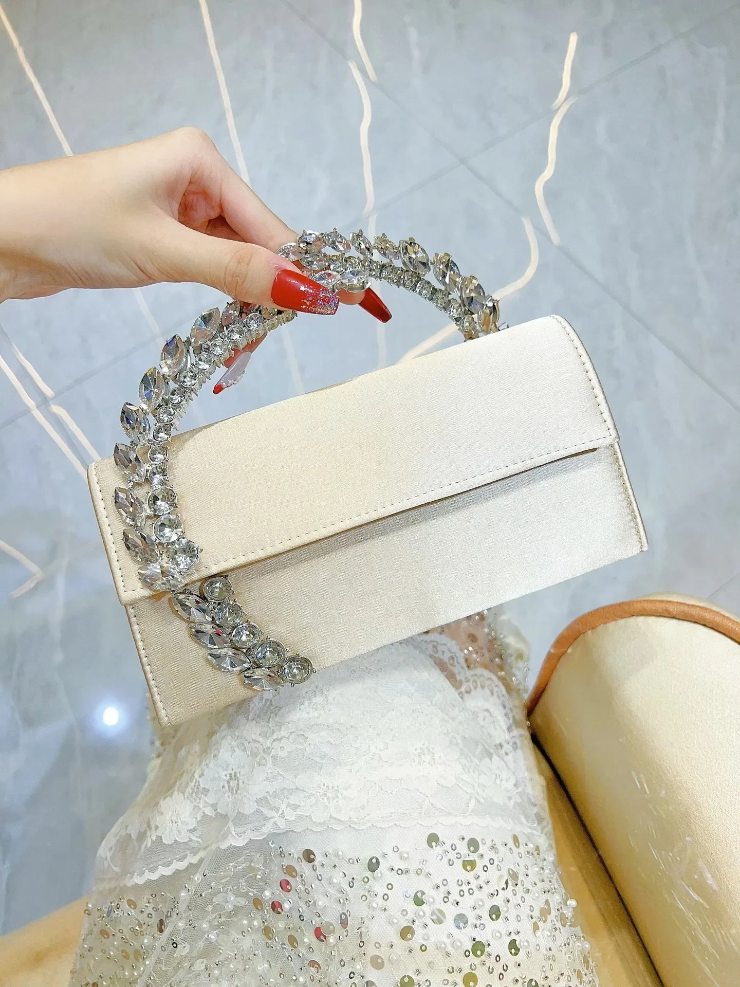 Luxury Satin Metal Handheld Women Handbag Crystal Shiny Rhinestones Diamond Evening Bags Wedding Party Clutch Purse Shoulder Bag