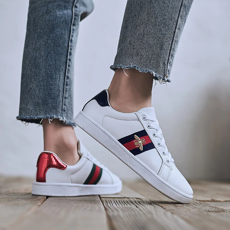 Original Brand Sneakers Men Bee Shoes High Quality Embroidery Men's Skateboard Shoes Comfortable Low Cut Women's Designer Shoes