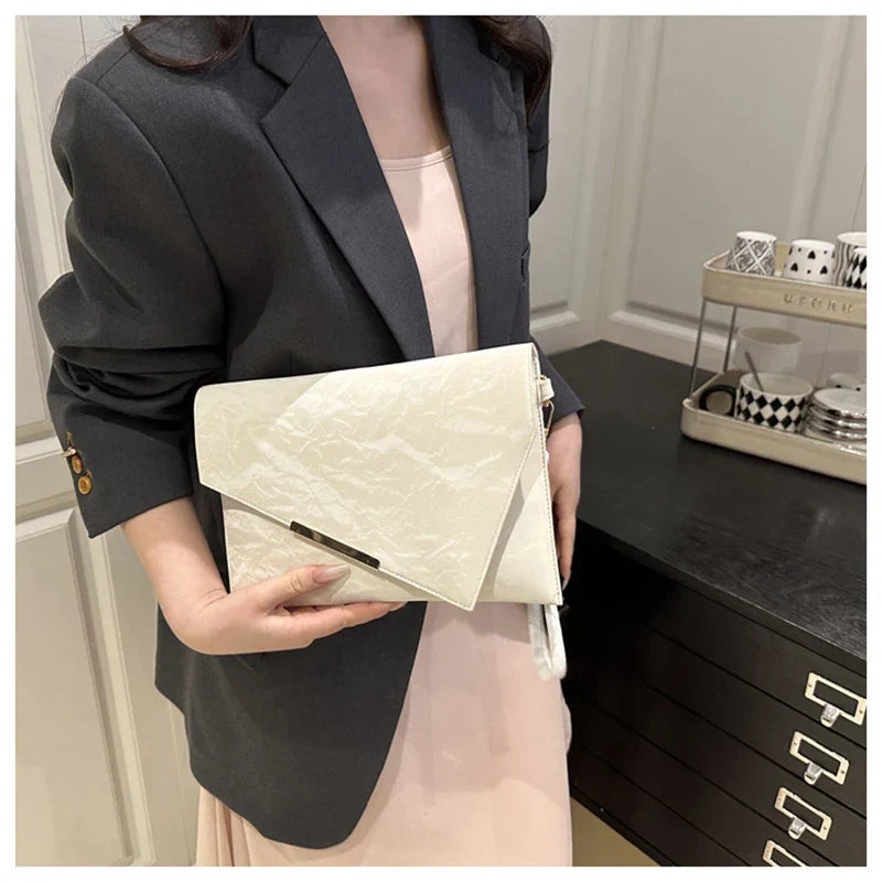 Fashion Women Clutch Soft PU Leather Solid Color Evelope Bag Wristlet Bags Female Small Handbags Day Clutches Evening Party Bags