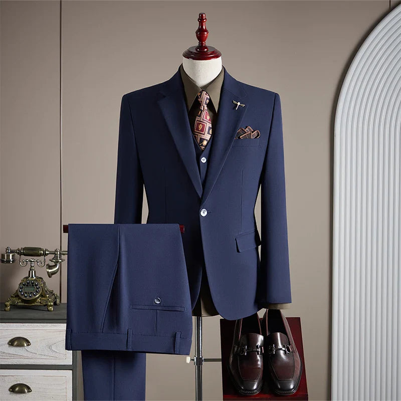 High-quality, Fashionable and Stylish Plus-size Men's Solid-color Suit Set, Men's Three-piece Set, One-button Casual Suit