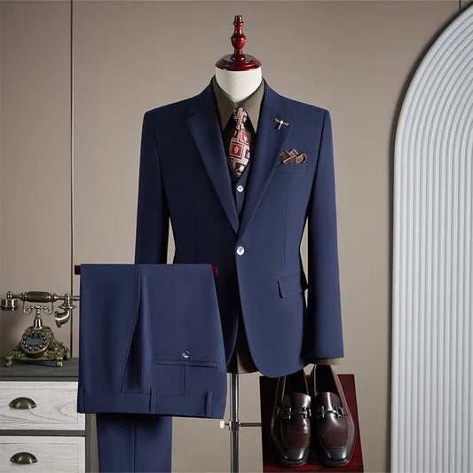 High-quality, Fashionable and Stylish Plus-size Men's Solid-color Suit Set, Men's Three-piece Set, One-button Casual Suit