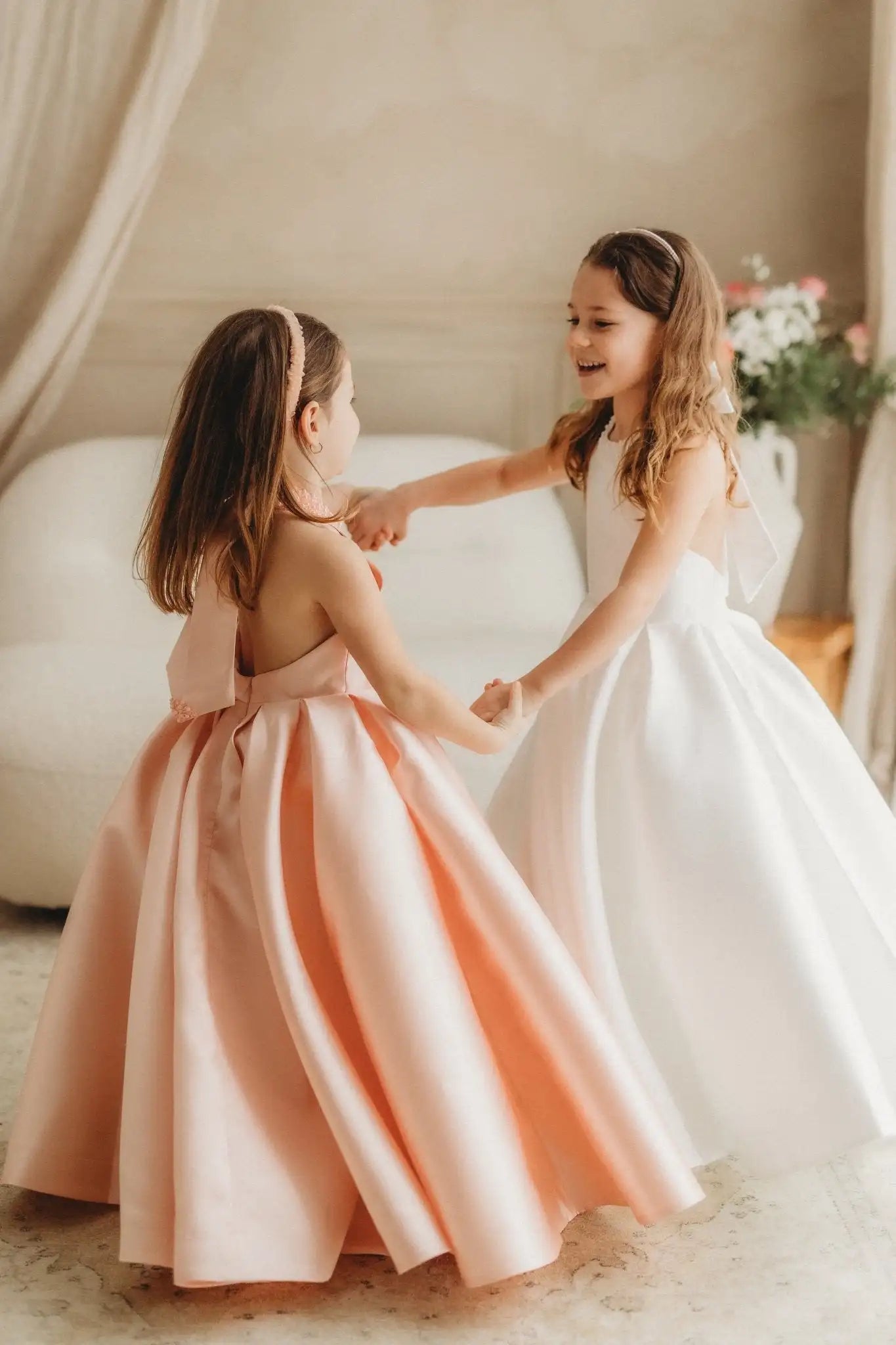 Satin Flower Girl Dress Mini Bridal Wedding Dress Kids Ball Gown 1st Communion Frock Pageant Gown Vestidos De Noiva Customized